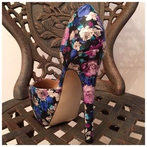 The Jazzy Floral BOUTIQUE Colorful Floral Platform Heel Stiletto NEW